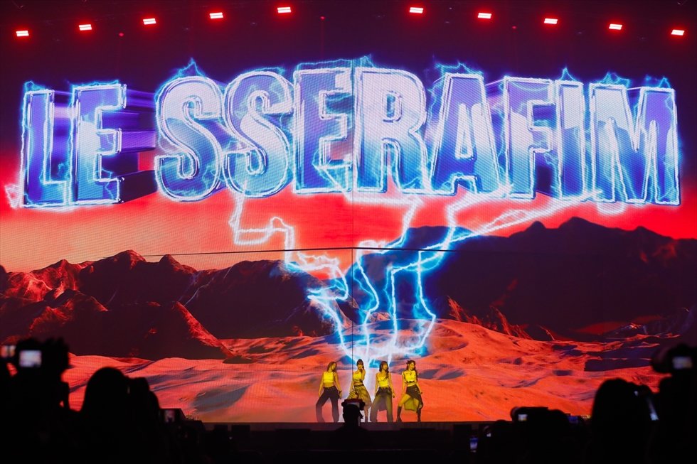 LE SSERAFIM、3年連続「Weverse Con Festival」出演でメガヒット